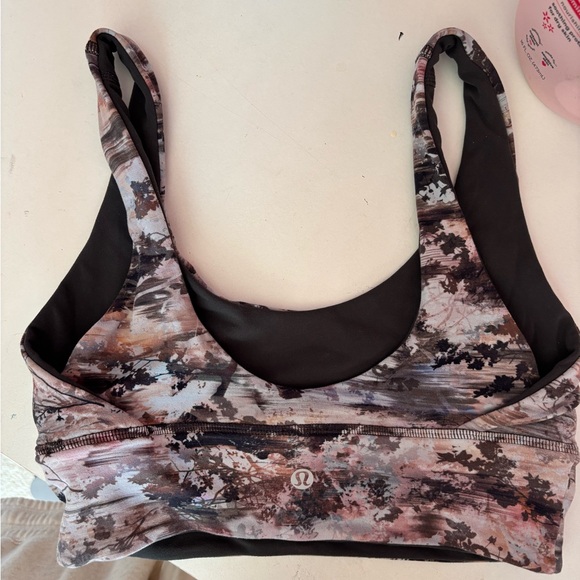 Lululemon bra size 4 - Picture 1 of 4